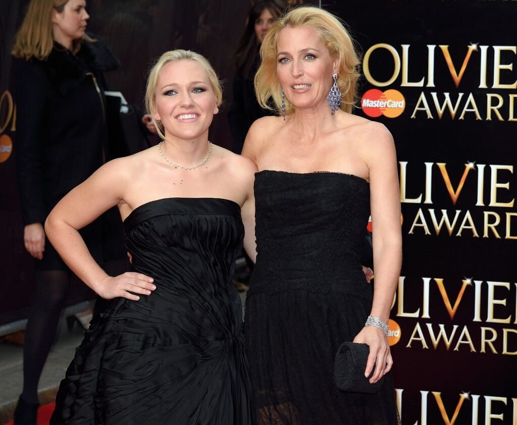Piper Klotz und ihre berühmte Mutter Gillian Anderson