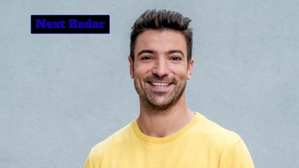 Ramon Babazadeh: Karriere, Werdegang und Leben des beliebten TV-Moderators