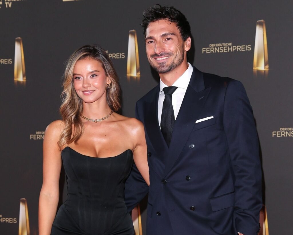 Warum halten Nicola Cavanis und Mats Hummels ihre Beziehung eher privat